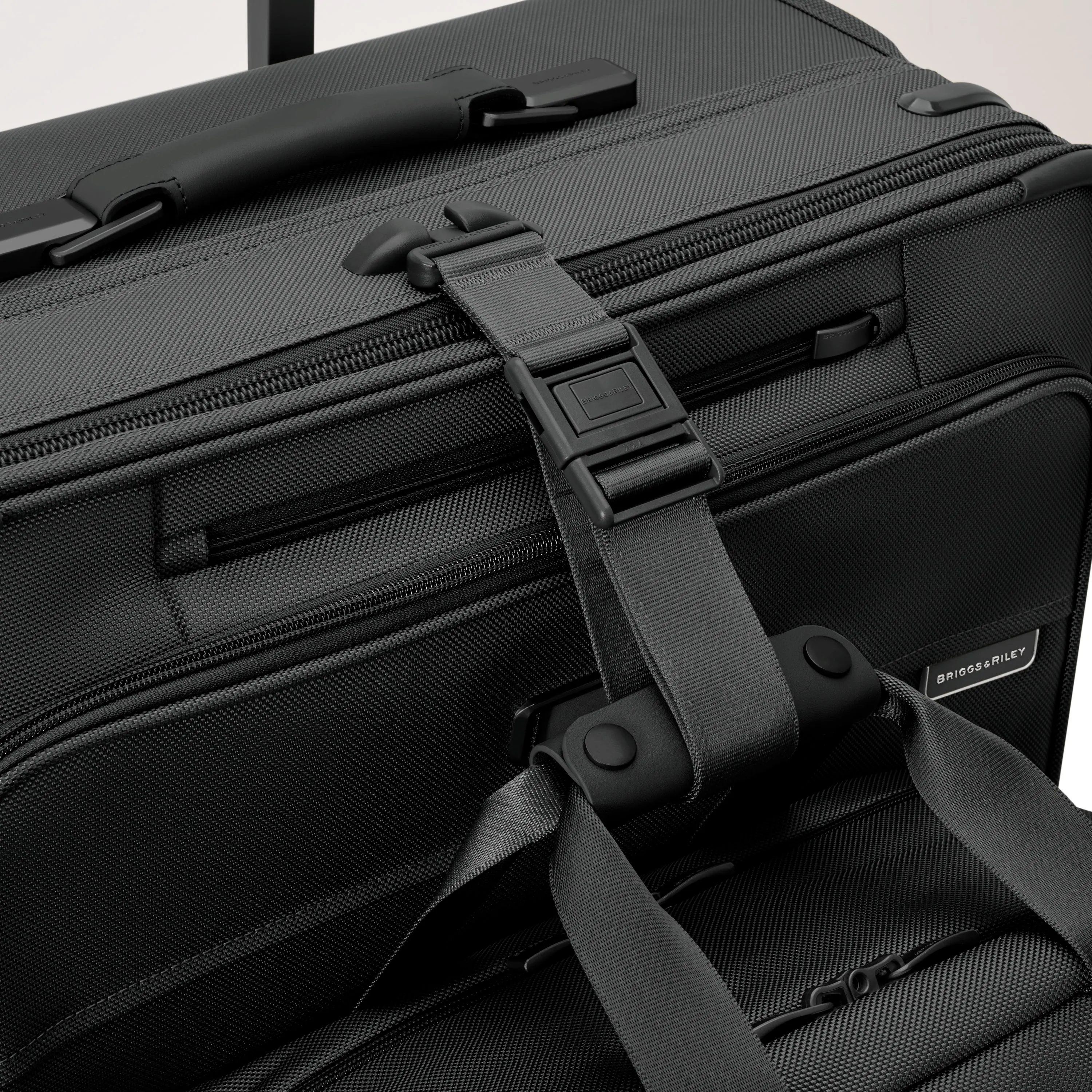 Essential 22" Carry-On Expandable Spinner