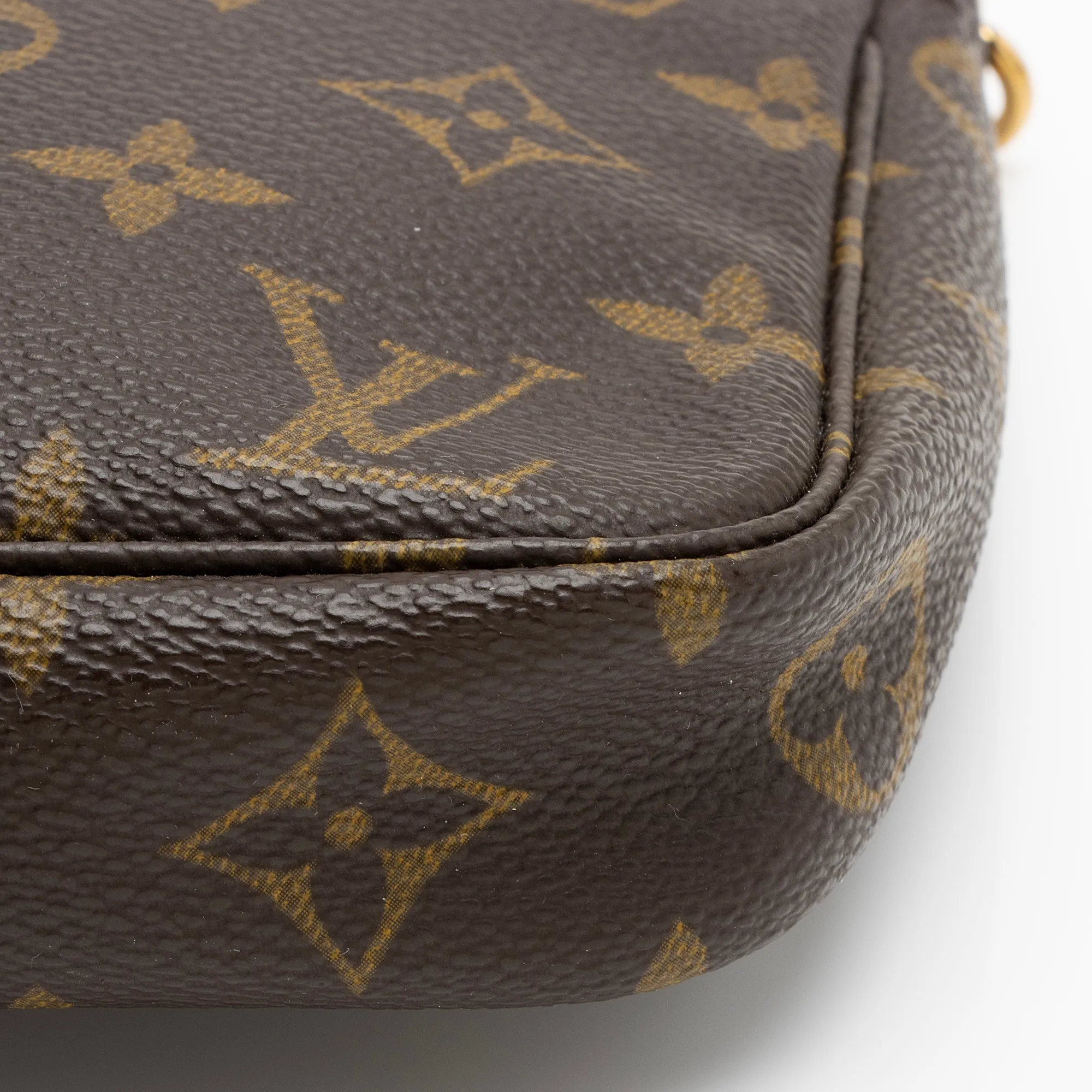 Louis Vuitton Vintage Monogram Canvas Pochette Accessoires (SHF-K4un5E)