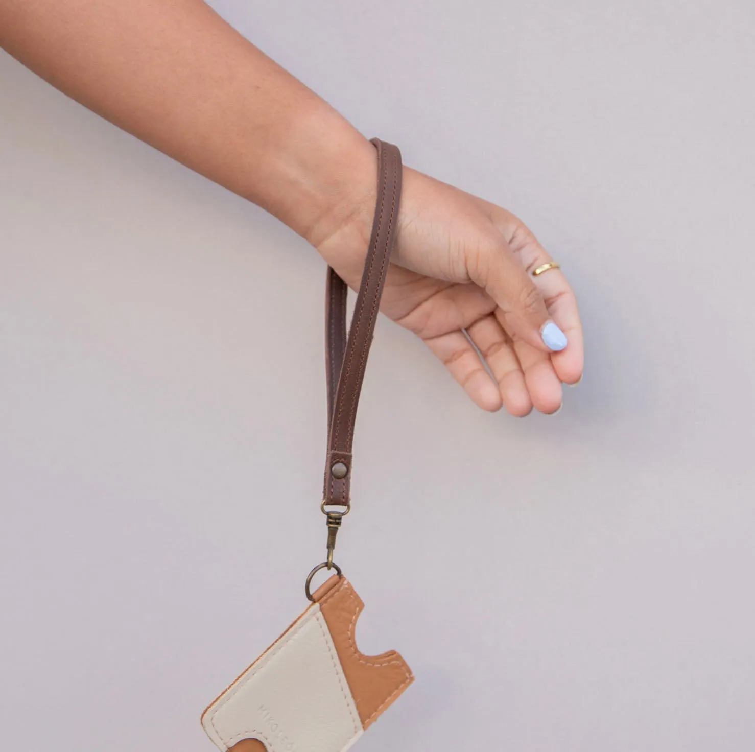 MK221398 -  Cafe Wristlet [Leather Bag Accessory]