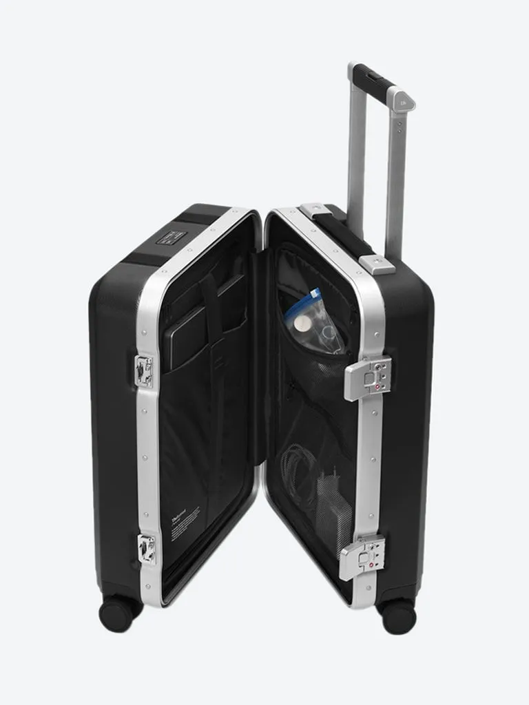 RAMVERK PRO CARRY-ON BLACK OUT