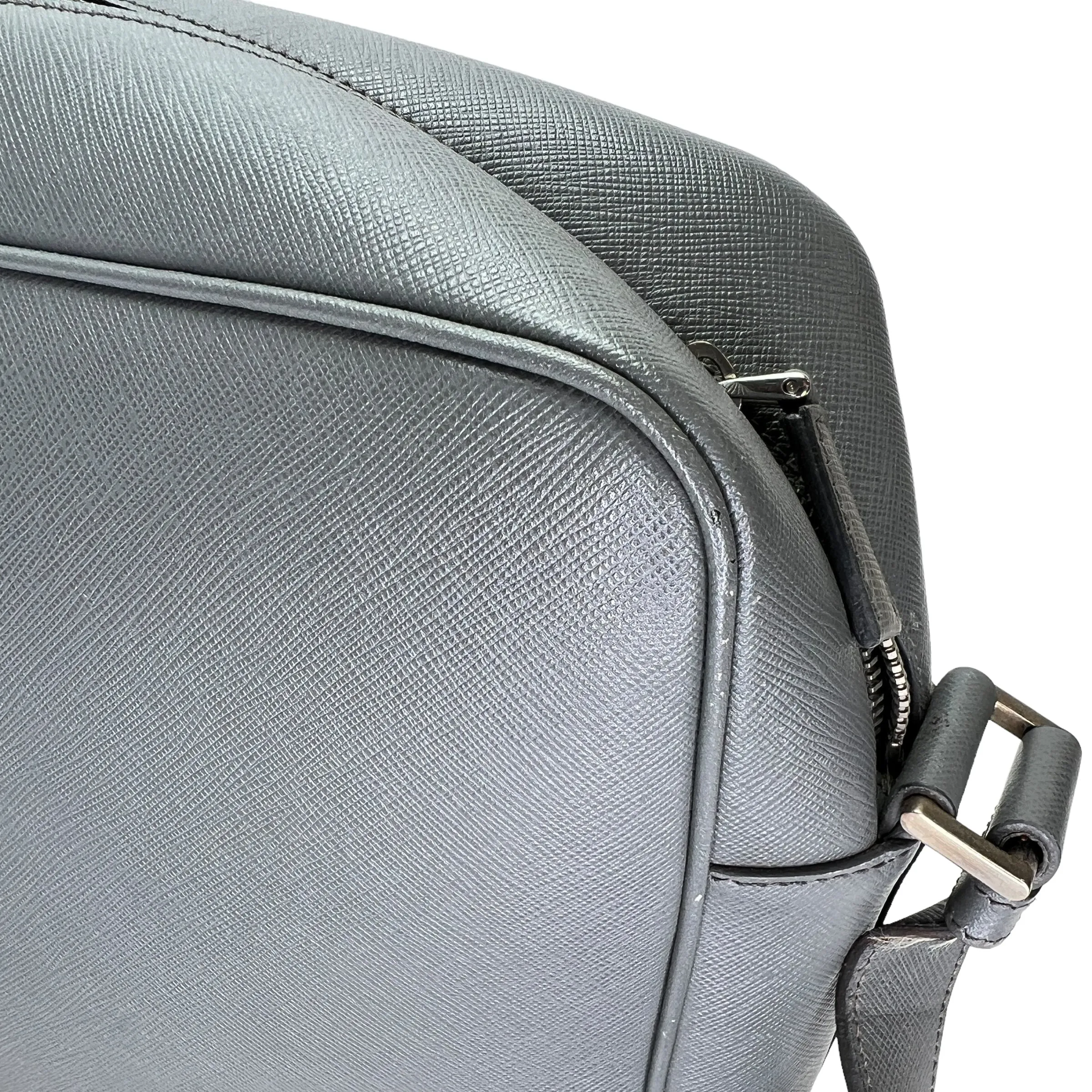 Travel Messenger Grey Messenger Bag in Saffiano Leather, Silver hardware