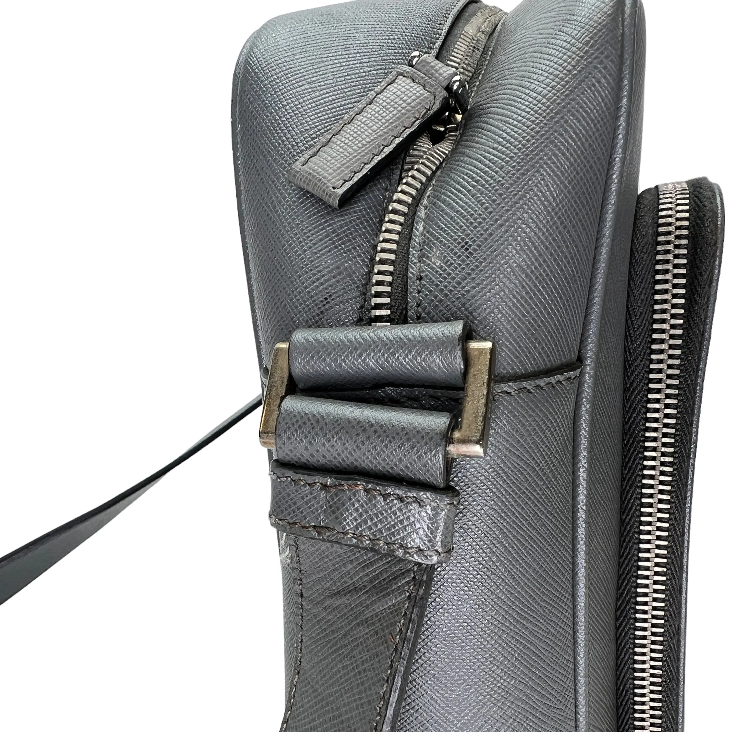 Travel Messenger Grey Messenger Bag in Saffiano Leather, Silver hardware